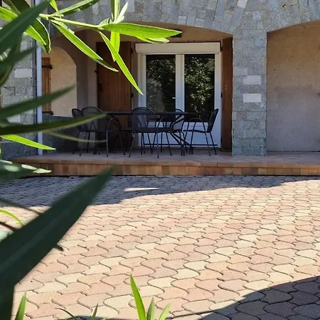 Les Balcons De Saint Clair, Nyaraló *